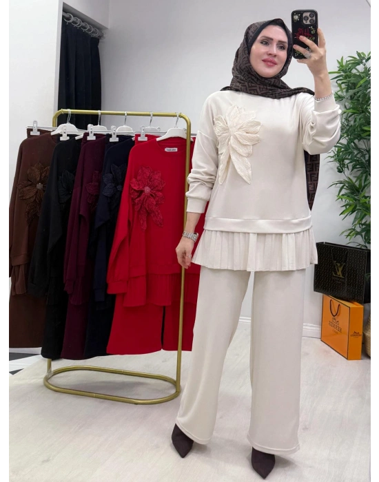 Gül Broş Detaylı Oysho Kumaş Takım Krem