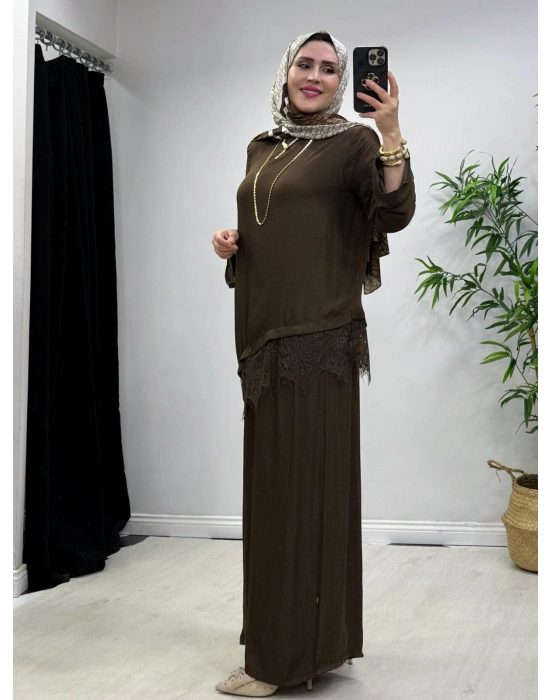 Dantel Detaylı Takım İpek Kumaş Kahverengi