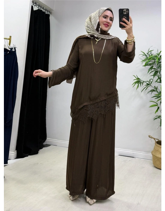 Dantel Detaylı Takım İpek Kumaş Kahverengi