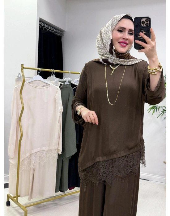 Dantel Detaylı Takım İpek Kumaş Kahverengi