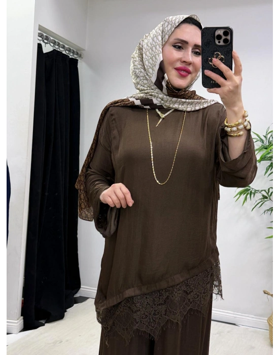 Dantel Detaylı Takım İpek Kumaş Kahverengi