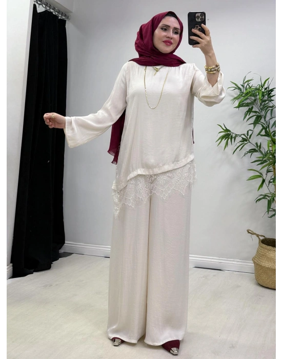 Dantel Detaylı Takım İpek Kumaş Krem