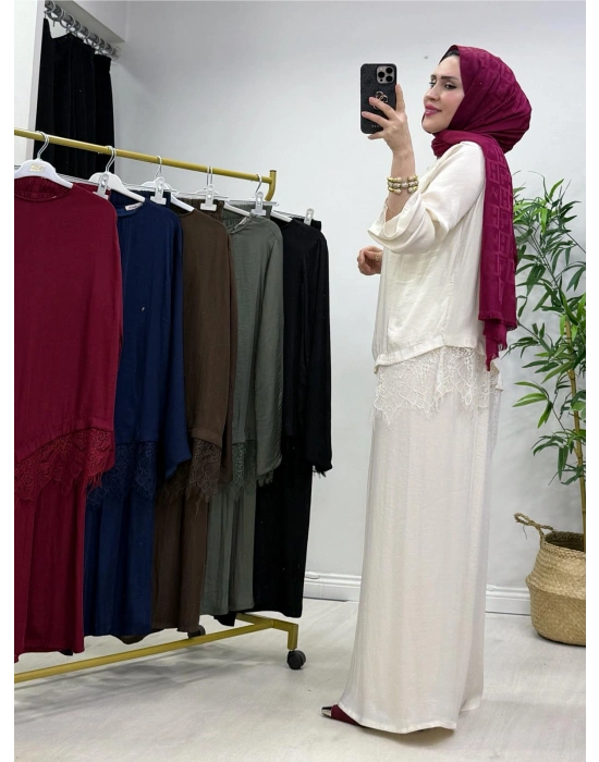 Dantel Detaylı Takım İpek Kumaş Krem