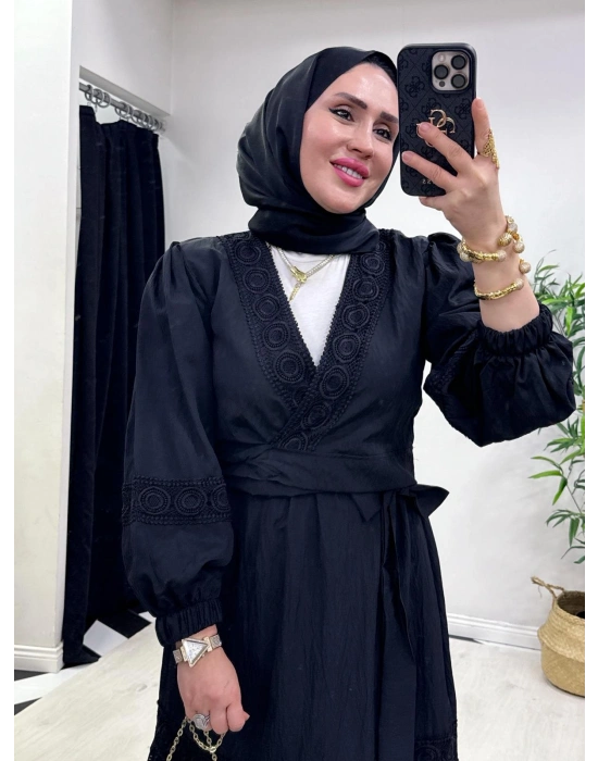 Güpür Detaylı Etekli Takım Siyah