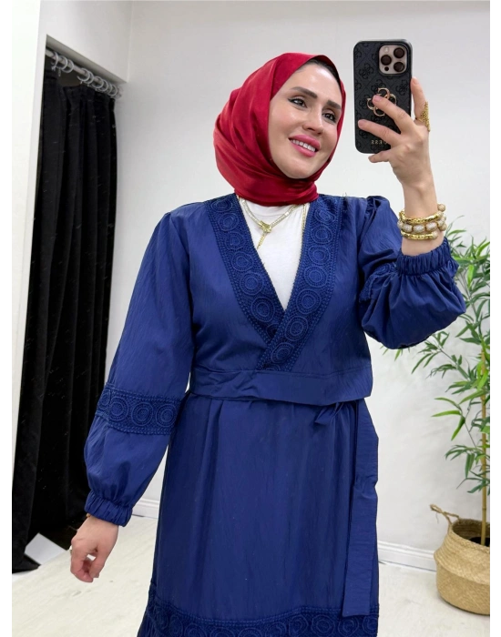 Güpür Detaylı Etekli Takım Lacivert