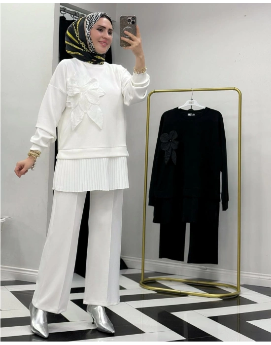 Broş Detaylı Takım Beyaz