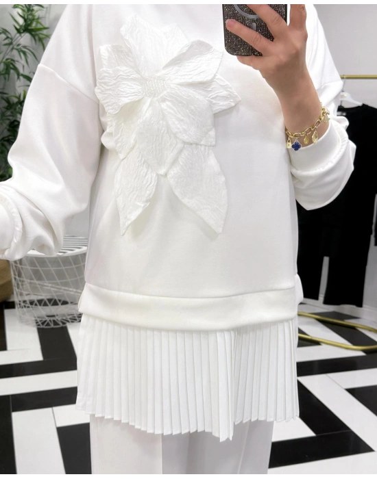 Broş Detaylı Takım Beyaz