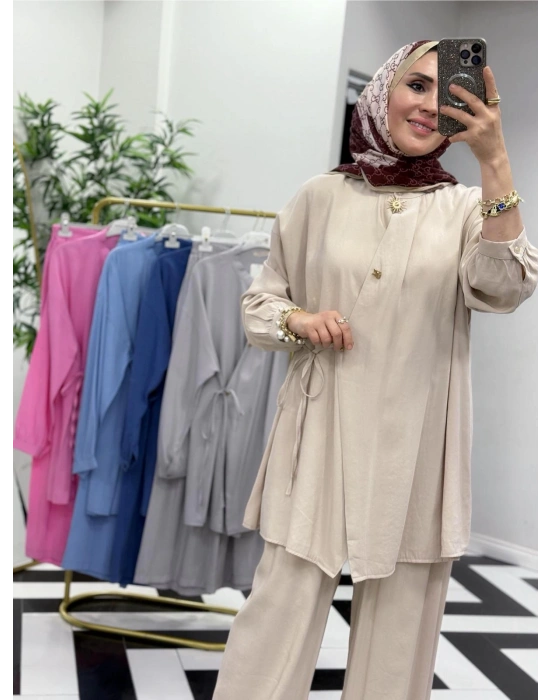 Broşlu Pamuk-Tencel Tasarım İkili Takım Bej