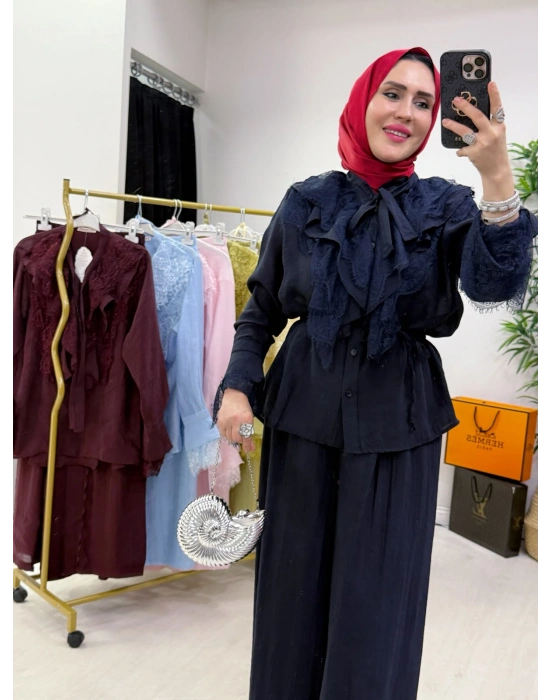 Güpür Detaylı Takım Lacivert