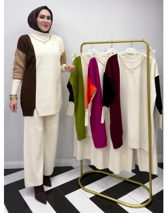 Kendinden Kolye Detaylı Triko Takım Kahverengi