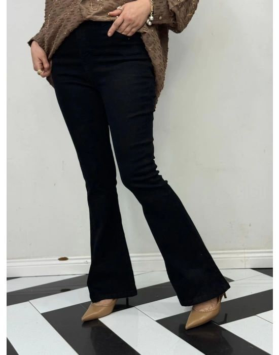 Likralı Esnek Kot Pantolon Rahat Kalıp Siyah Renk