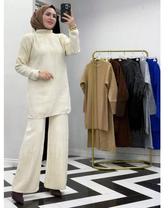 Sim Detaylı Triko Takım Krem