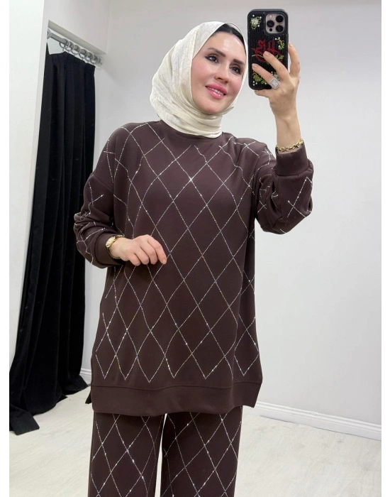 Taşlı Baklava Desen Takım Kahverengi