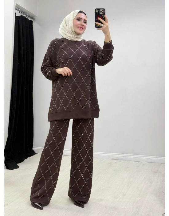 Taşlı Baklava Desen Takım Kahverengi