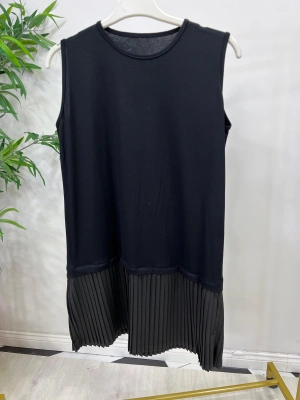 Etek Ucu Piliseli İçlik Siyah