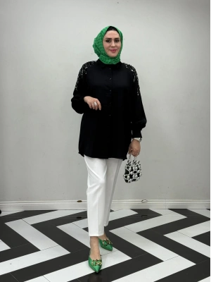 Omuz Taş İşlemeli Şık Siyah Gömlek