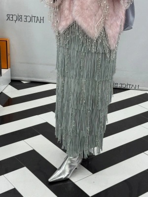 Payetli Püsküllü İthal Etek Gri