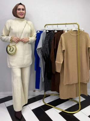 Sim Detaylı Triko Takım Saks