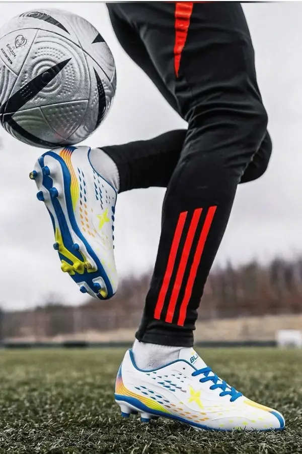 Air La Liga Beyaz Saks Akademik Futbol Ayakkabısı Halı Saha Krampon - 535