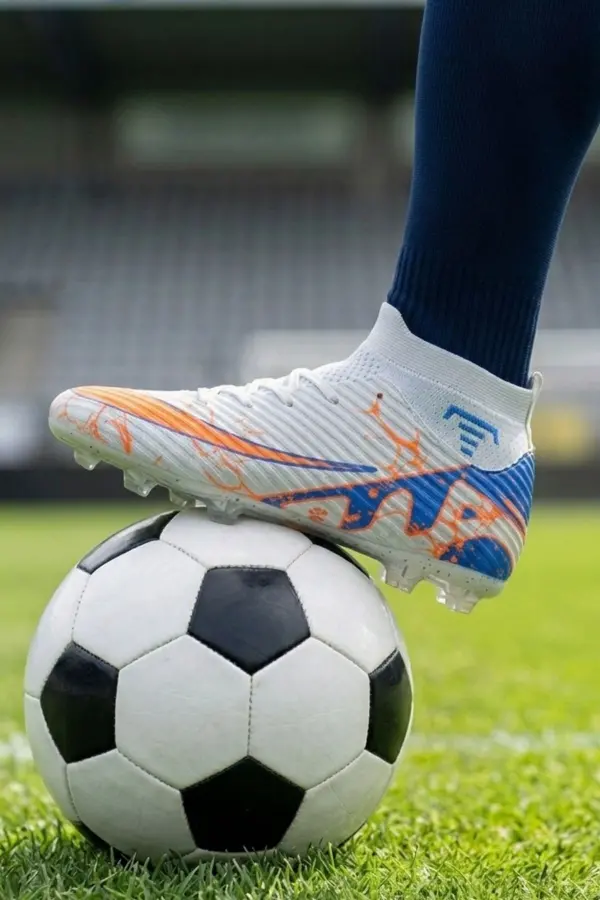 Air Erkek Beyaz Futbol Kramponu - Çoraplı Bilekli Halı Saha Ayakkabısı - 601