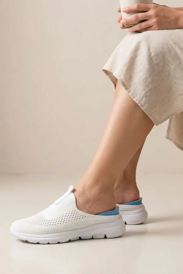 Urban-Flex Esnek Tabanlı Ultra Hafif Ortopedik Medikal Hulluks Topukdikeni Kadın Beyaz Yürüyüş Terliği