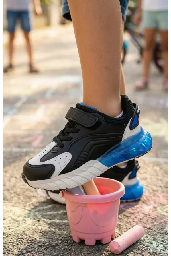 Pixel Fun Erkek Çocuk Spor Ayakkabı - Siyah Beyaz Detaylı, Cırt Cırtlı