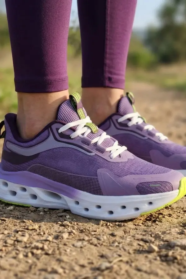 Air-Stride Pro: Nefes Alabilen ve Yüksek Tabanlı Kadın Günlük Yürüyüş Ayakkabısı – Mor