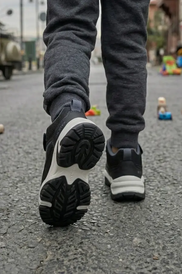 Titan Mini - Cırt Cırtlı Dayanıklı Unisex Çocuk Spor Ayakkabı - Siyah