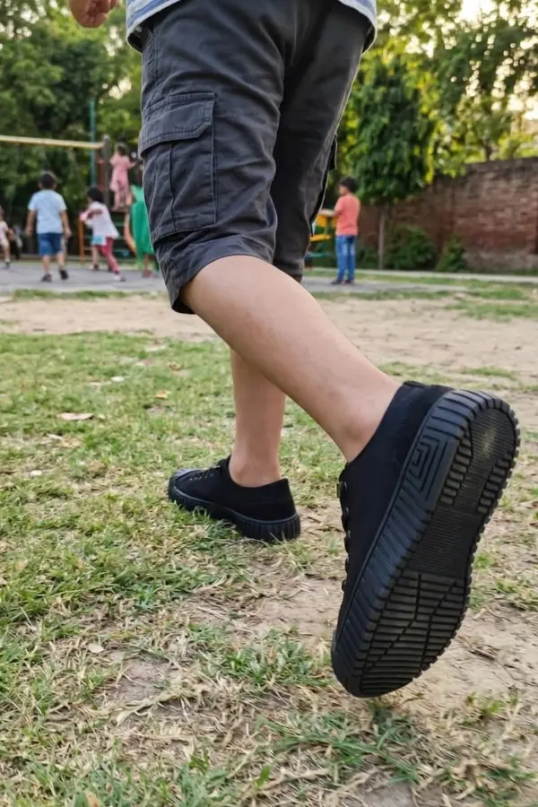Unisex Çocuk Siyah Lifestyle Günlük Ayakkabı - Dayanıklı Tırtıklı Kalın Taban