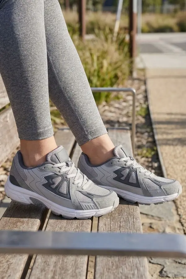 Stealth-Grip Kadın Günlük Spor ve Yürüyüş Ayakkabısı Gri