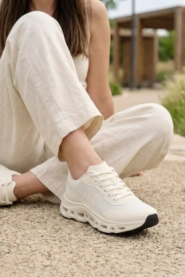 Mono Pro - Ultra Hafif Kadın Yürüyüş ve Koşu Ayakkabısı - Krem