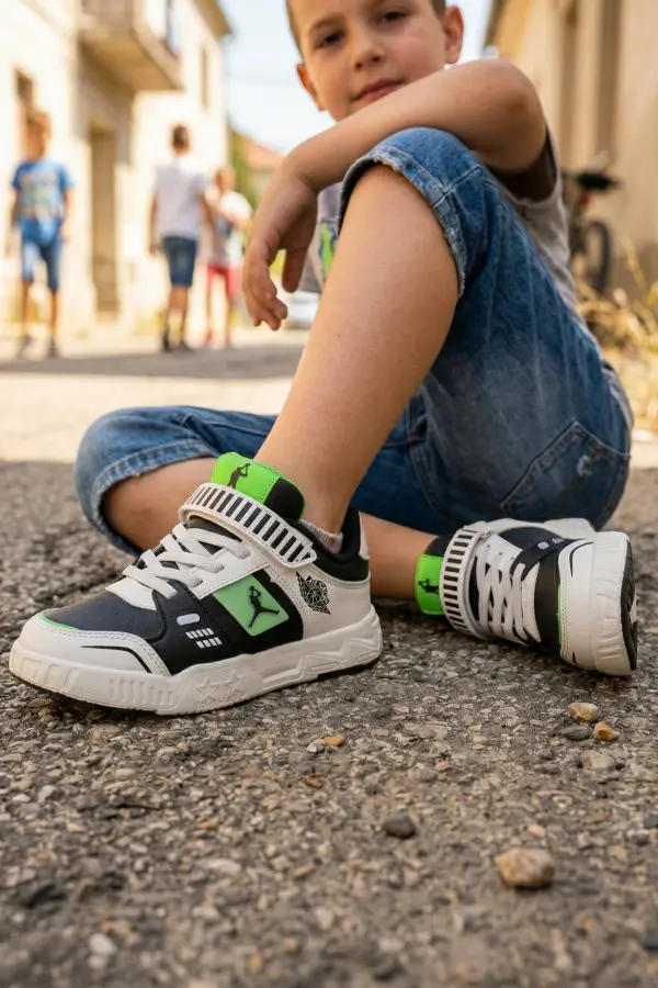 Enjoyi Erkek Çocuk Spor Ayakkabı - Siyah Beyaz Yeşil - Işıltılı Nakışlı Günlük Ayakkabı