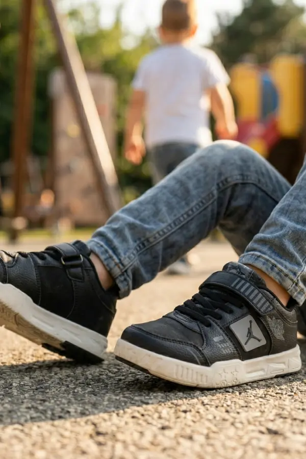 Enjoyi Erkek Çocuk Spor Ayakkabı - Siyah Beyaz - Işıltılı Nakışlı Günlük Ayakkabı