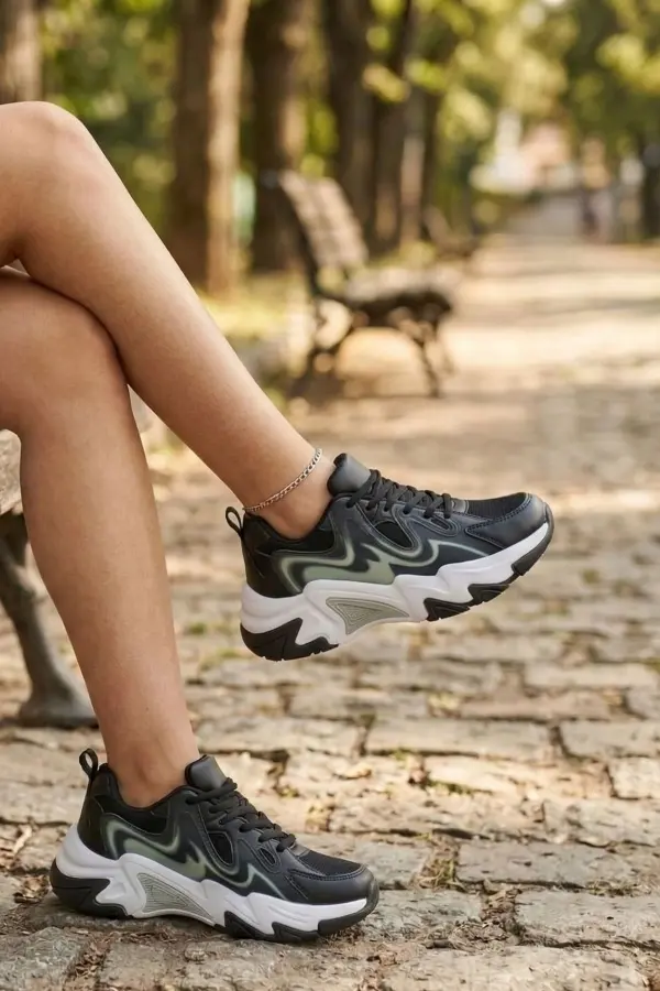 Black Flame Premium – Kalın Tabanlı Modern Antrasit Spor Ayakkabı