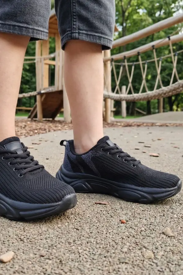 Pure Black Ultra Hafif Nefes Alabilir Çocuk Spor Ayakkabı - Siyah