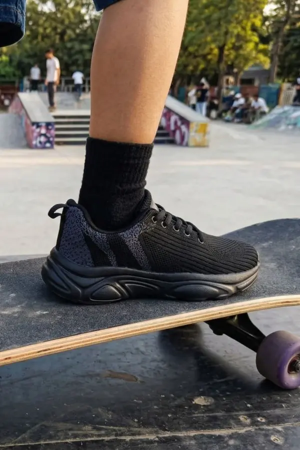 Pure Black Ultra Hafif Nefes Alabilir Çocuk Spor Ayakkabı - Siyah