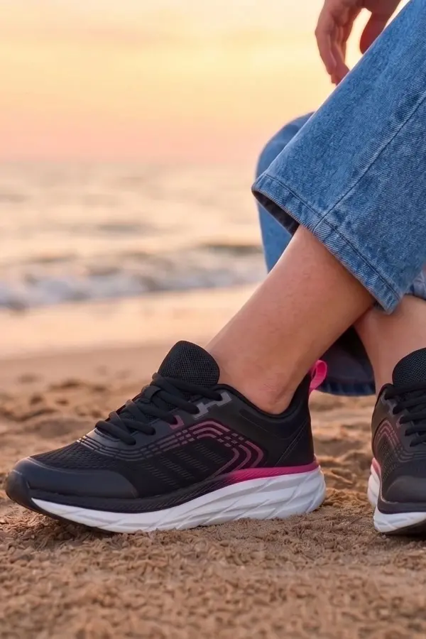 Violet Dash – Kadın Siyah Pembe Örgü Tabanlı Hafif Yürüyüş ve Koşu Ayakkabısı