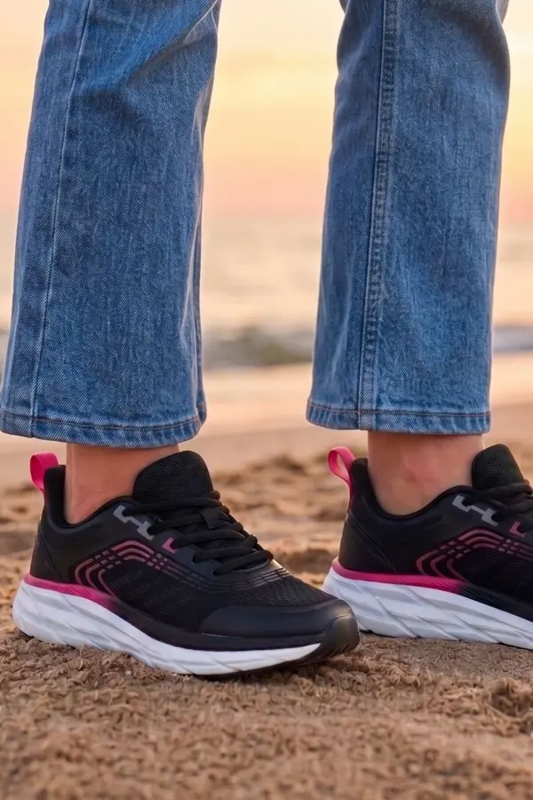 Violet Dash – Kadın Siyah Pembe Örgü Tabanlı Hafif Yürüyüş ve Koşu Ayakkabısı