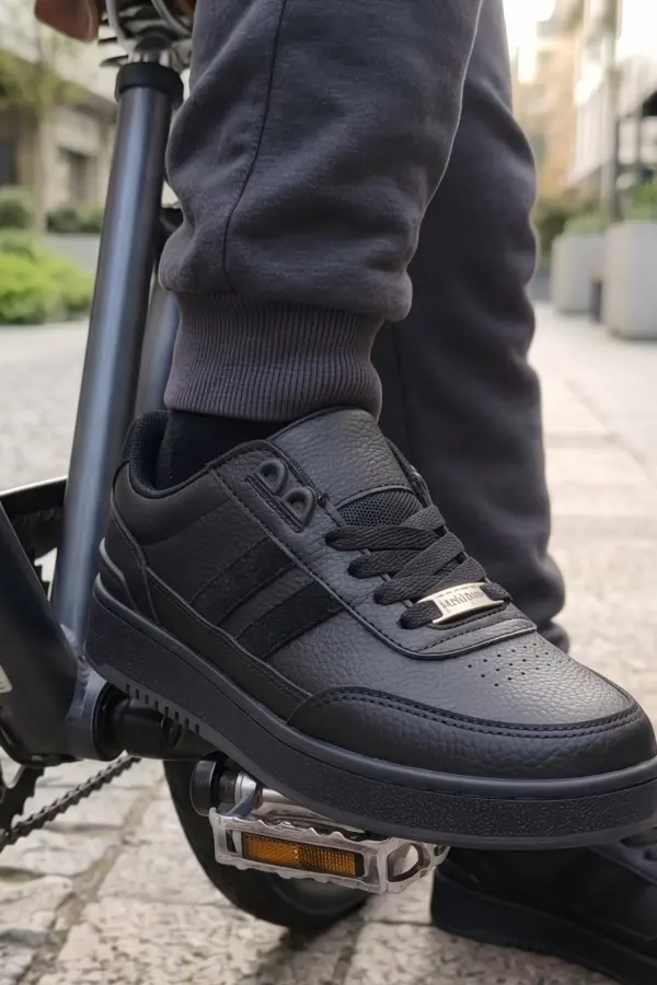 Black Legend Series: Siyah Unısex Çocuk Spor Ayakkabı