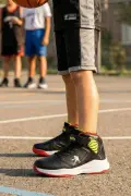 Kevill Erkek Çocuk Siyah Kırmızı Basketbol Ayakkabısı - Kaymaz Tabanlı Kids Bot