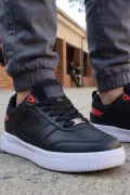 Color-Block Comfort: Siyah Kırmızı Erkek Çocuk Spor Ayakkabı