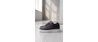 Urban Pure Black Comfort: Minimalist Siyah Kadın Spor Ayakkabı