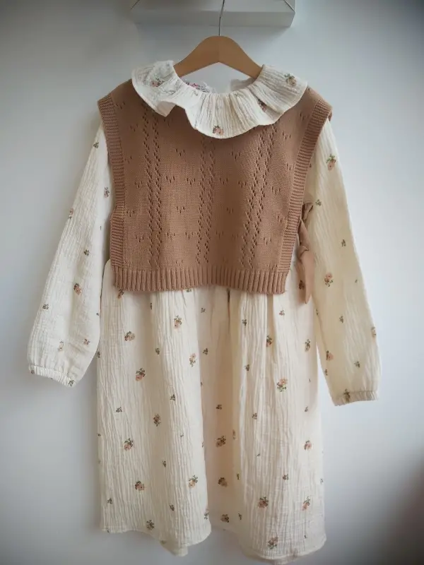 7-10 Yaş Kahve Fırfırlı Triko Süveterli Elbise
