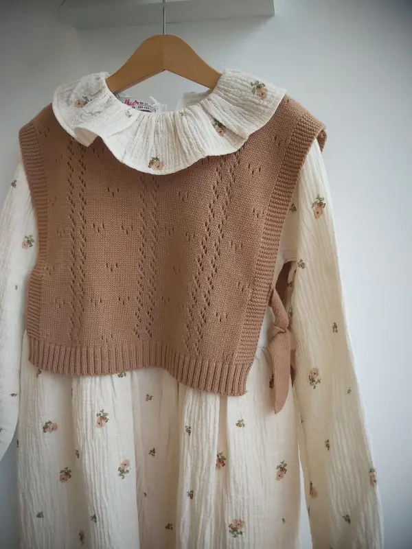 7-10 Yaş Kahve Fırfırlı Triko Süveterli Elbise