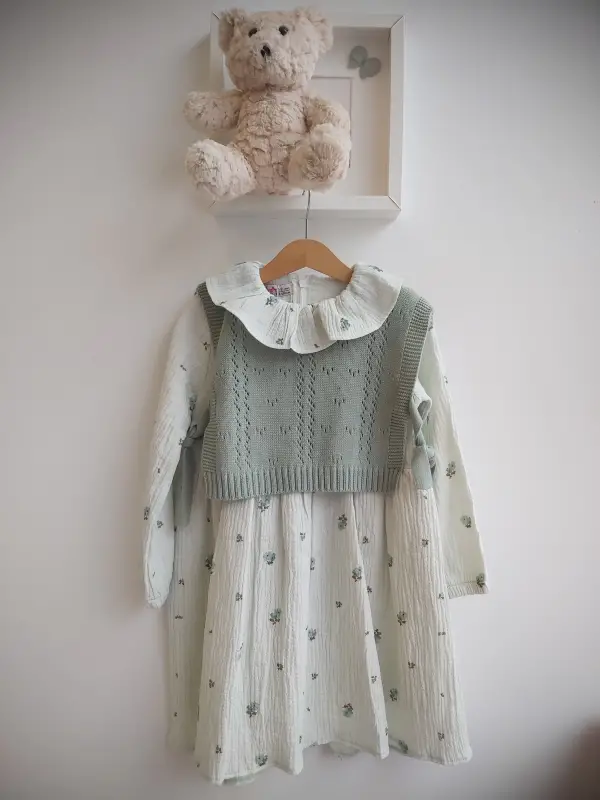7-10 Yaş Yeşil Fırfırlı Triko Süveterli Elbise