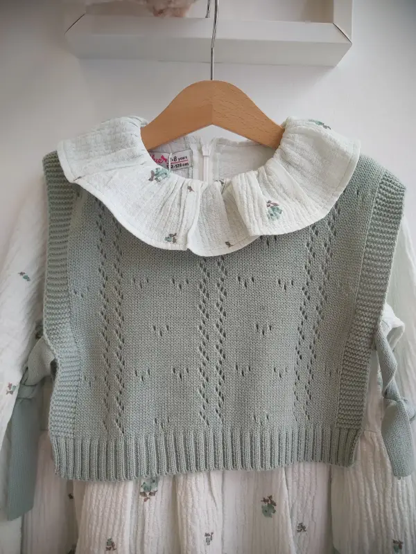 7-10 Yaş Yeşil Fırfırlı Triko Süveterli Elbise