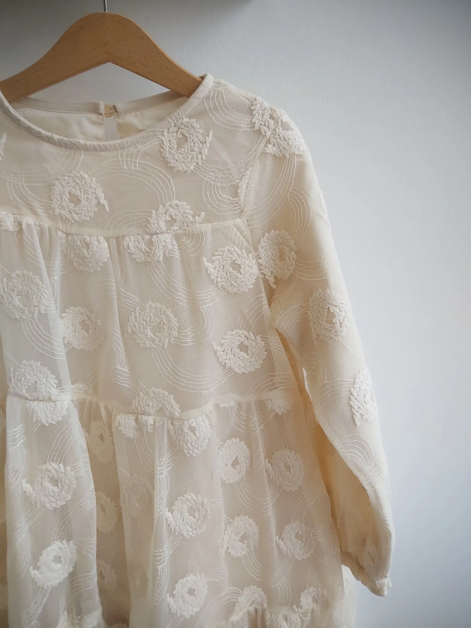 10-14 Yaş Bej Tül İşlemeli Elbise