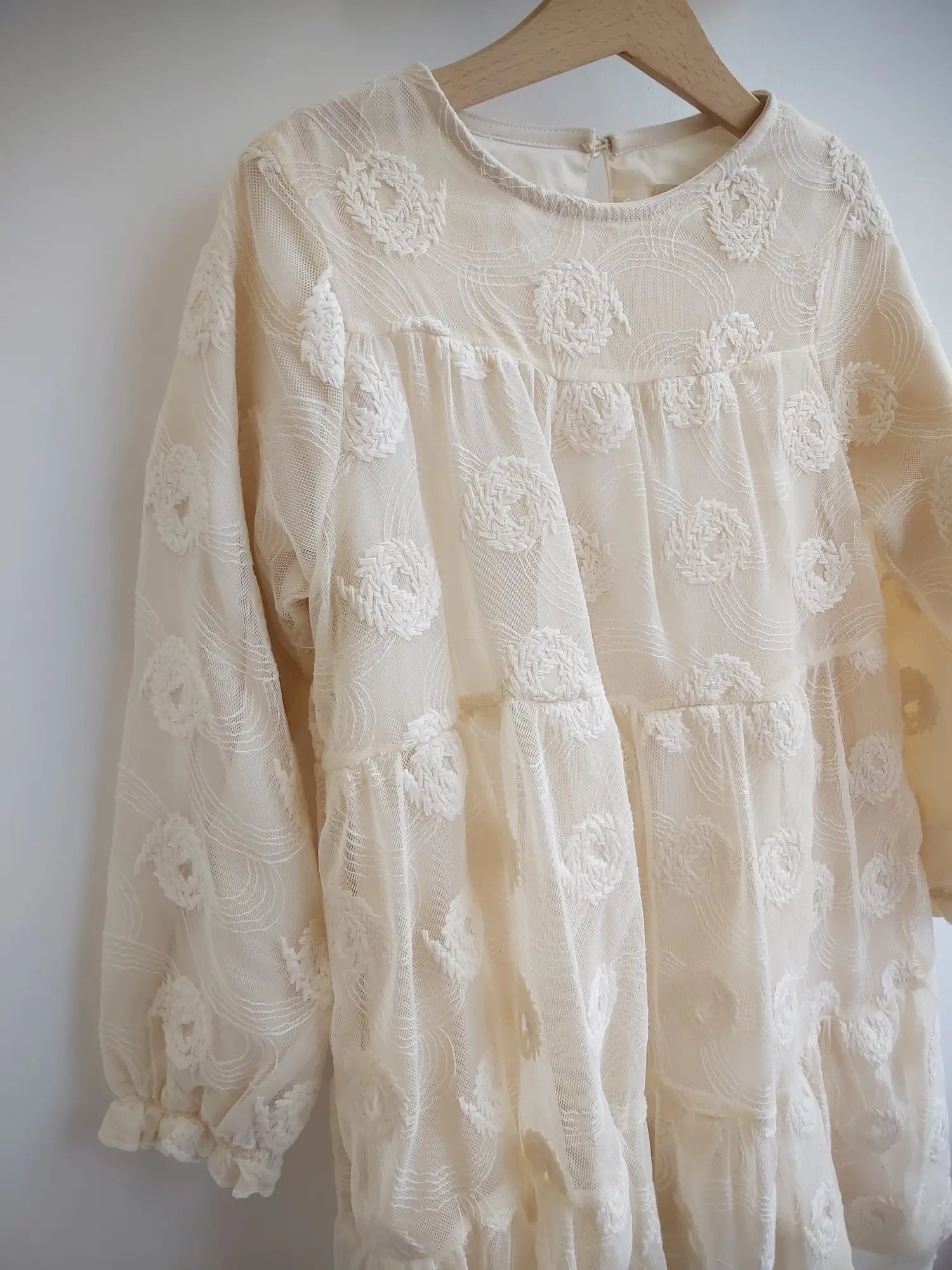 10-14 Yaş Bej Tül İşlemeli Elbise