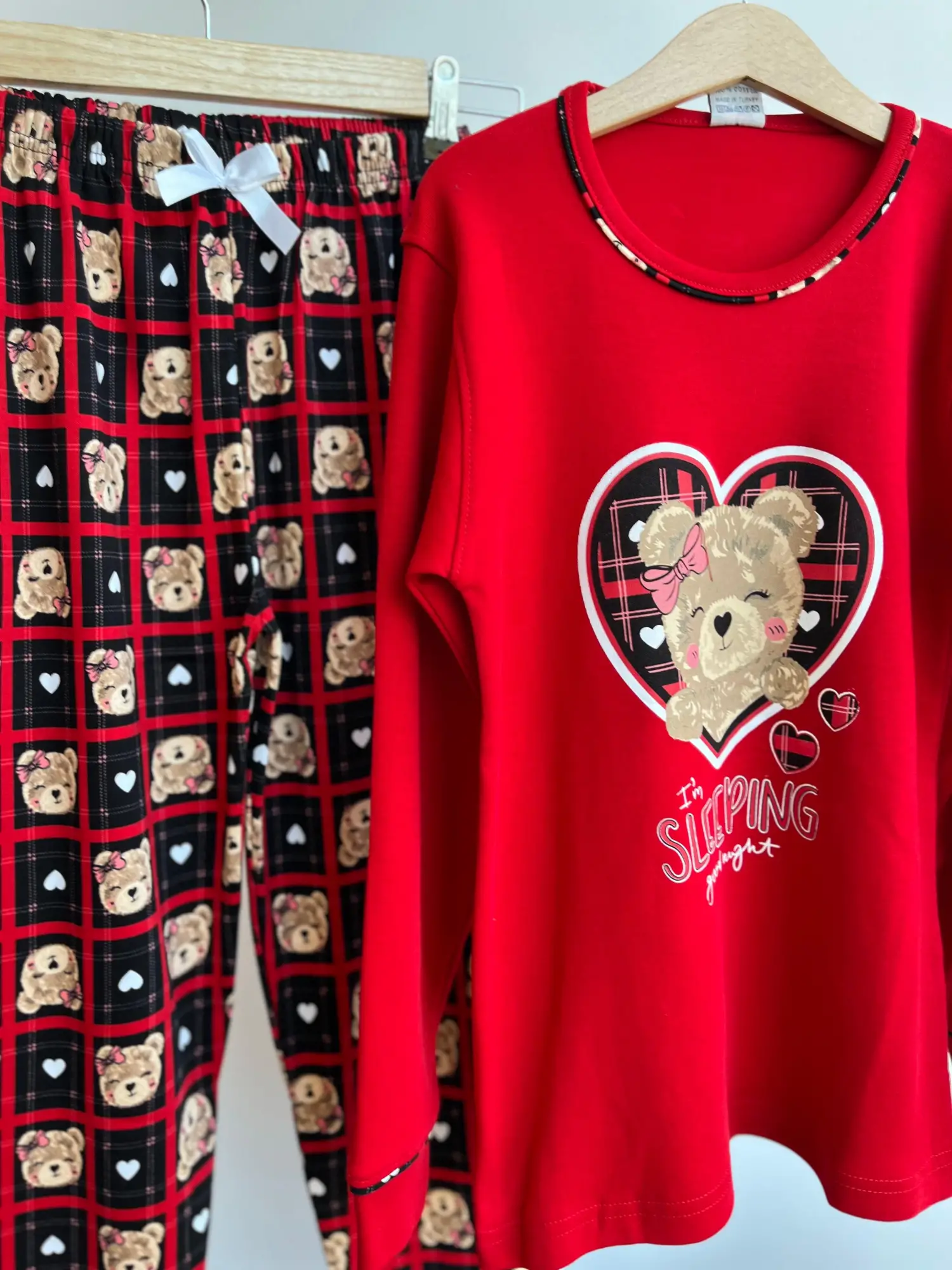 11-15 Yaş Kırmızı Kalpli Pijama Takımı