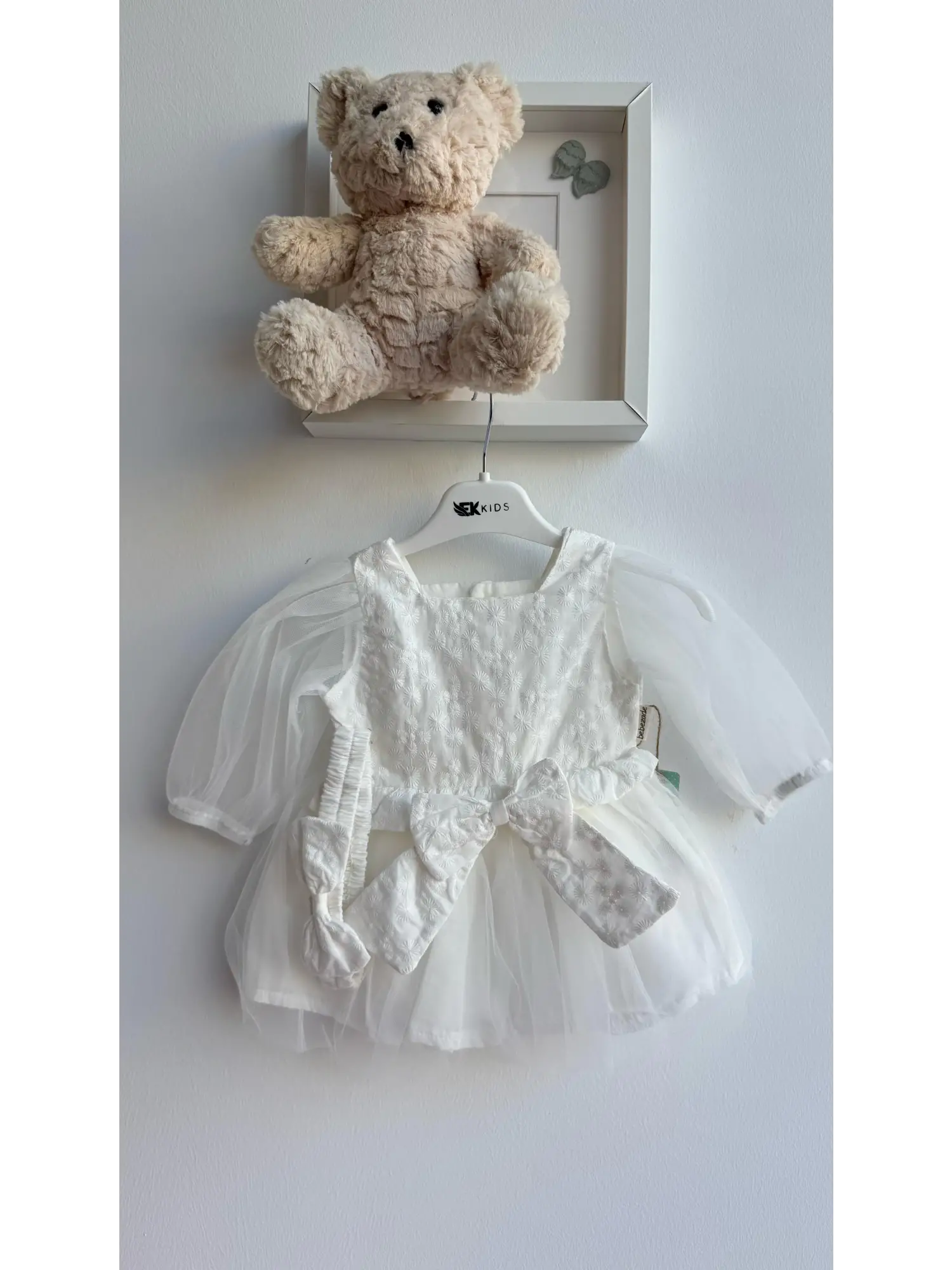 6-24 Ay Ekru Bandanalı Fiyonklu Elbise